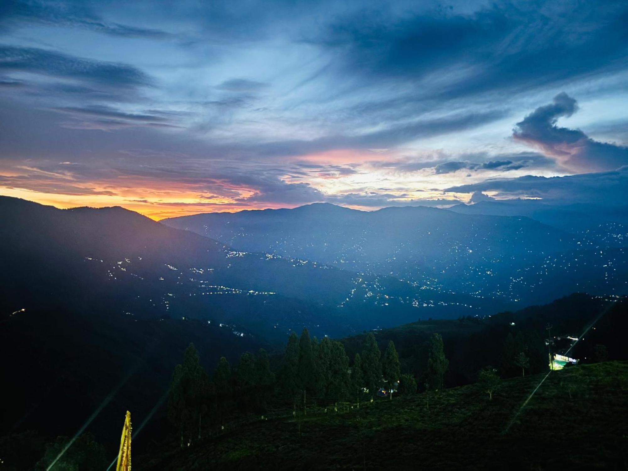 Valley View Homestay Дарджилинг Екстериор снимка